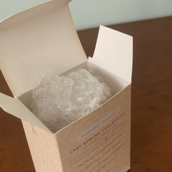 Hallmark Easter Ornament 1997 Springtime Bonnets #5 In Series - Picture 4 of 7